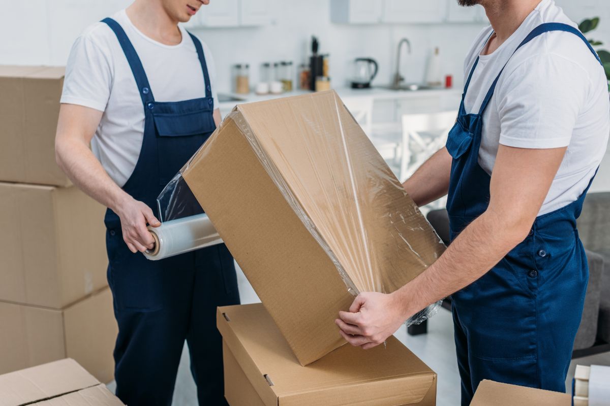 Things To Consider When Hiring Movers