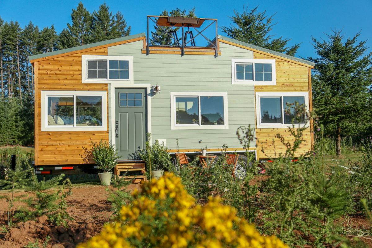 Why a Static Caravan Makes a Pretty Sweet Tiny House