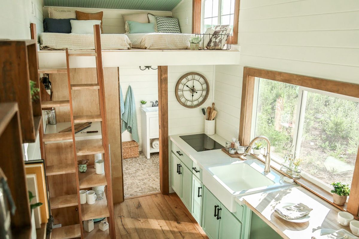 How to Manage Plumbing & Electrical Systems in a Tiny House